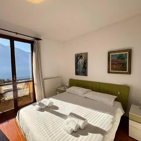 شقة Bellavista Apt-garden & Lakeview سالا كوماسينا