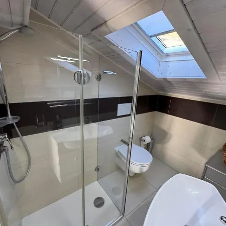 Bellavista Apt-garden&lakeview Apartment